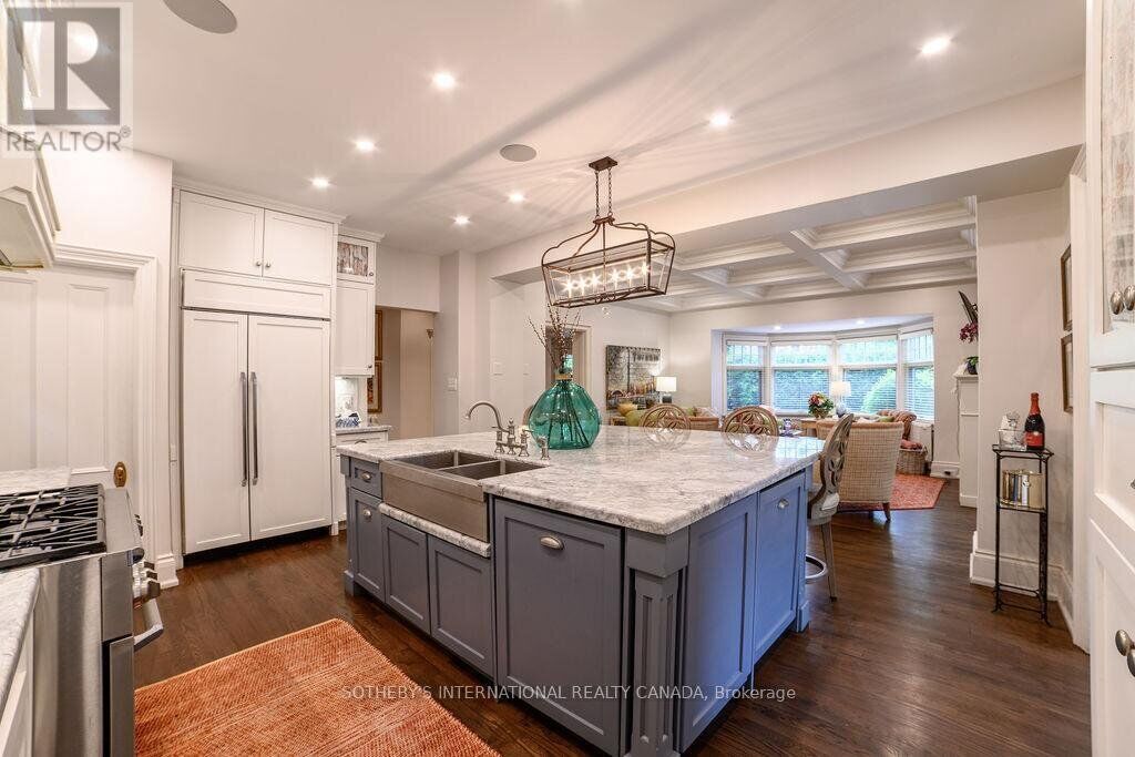 biz-hc-43-maple-ave-jun25_kitchen.jpg